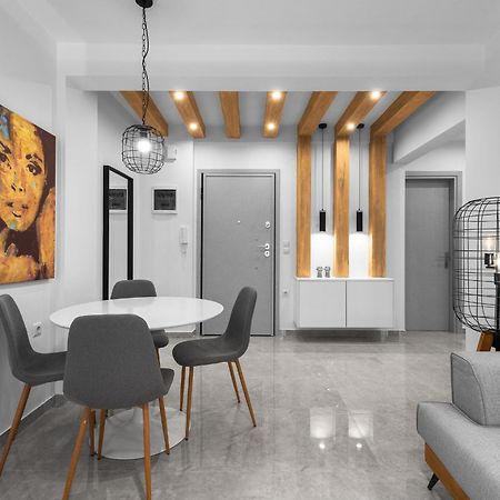 Wood N White, Nilie Hospitality Mgmt Apartment Солун Екстериор снимка