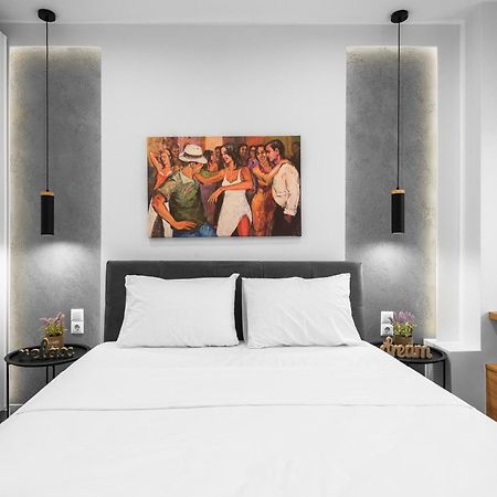 Wood N White, Nilie Hospitality Mgmt Apartment Солун Екстериор снимка