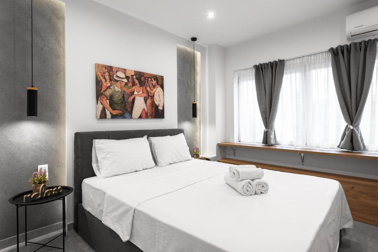 Wood N White, Nilie Hospitality Mgmt Apartment Солун Екстериор снимка