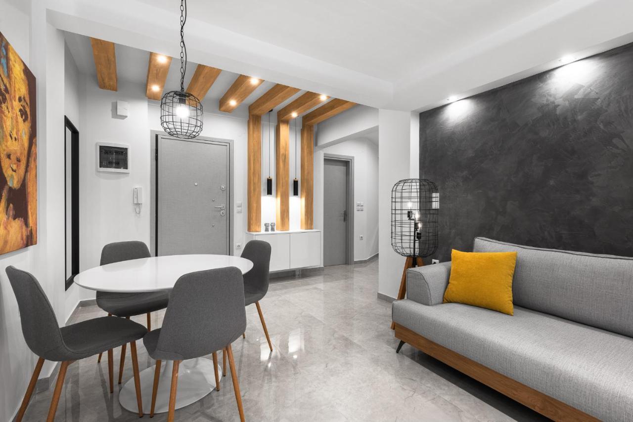 Wood N White, Nilie Hospitality Mgmt Apartment Солун Екстериор снимка