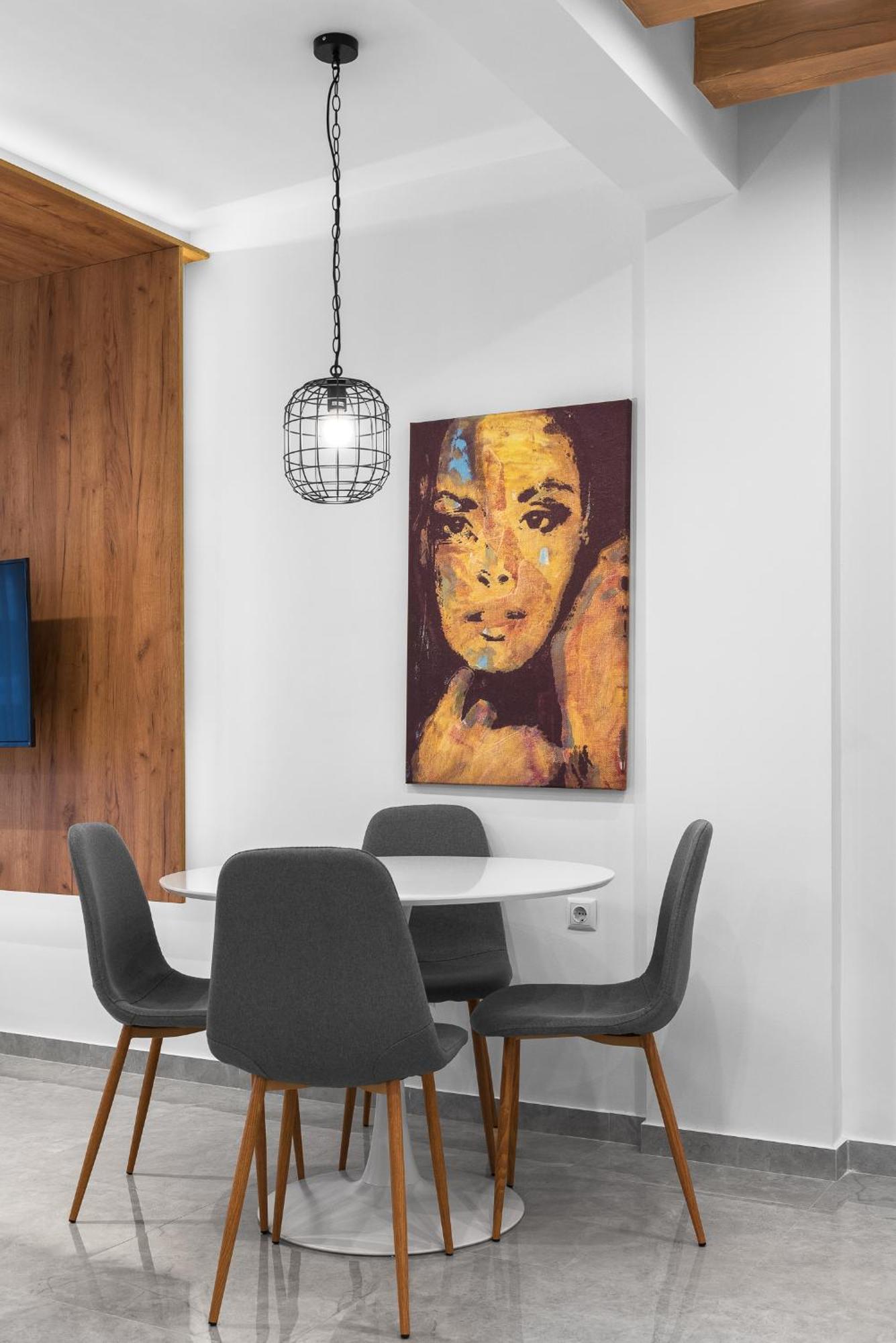 Wood N White, Nilie Hospitality Mgmt Apartment Солун Екстериор снимка