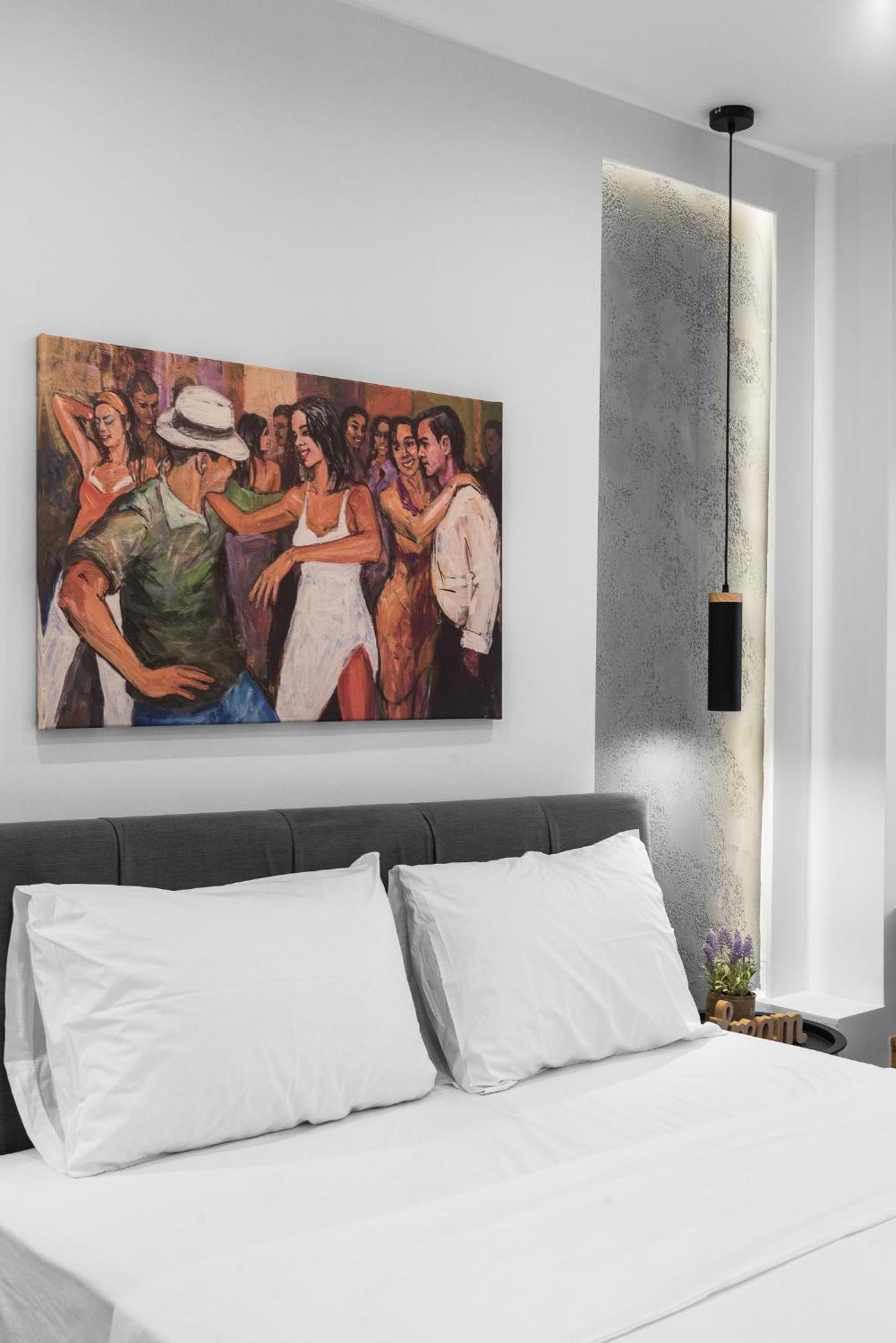 Wood N White, Nilie Hospitality Mgmt Apartment Солун Екстериор снимка