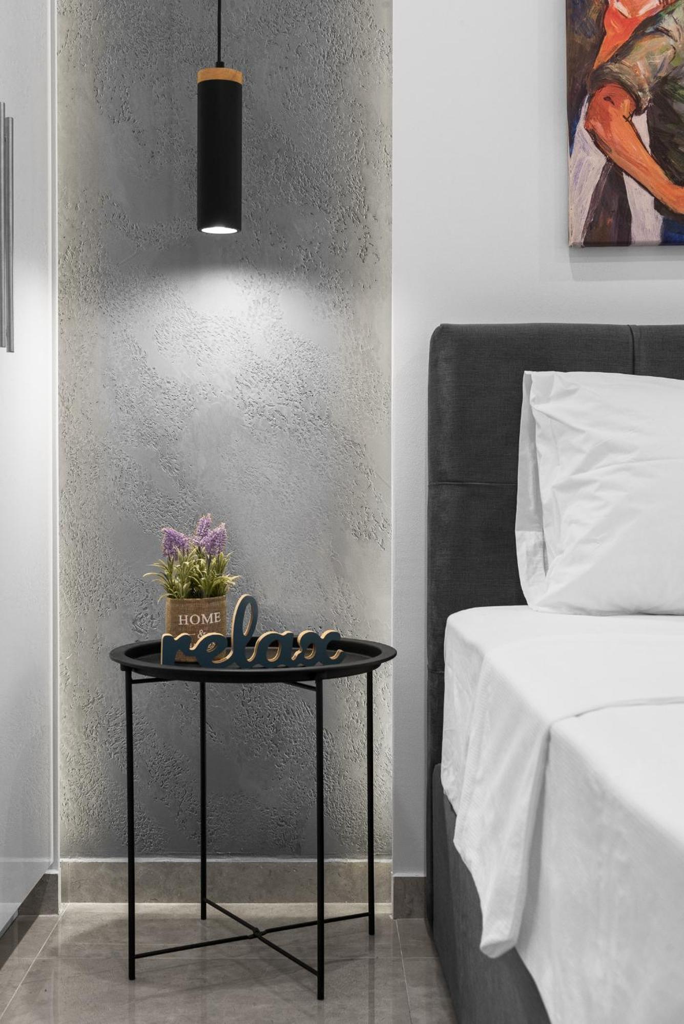 Wood N White, Nilie Hospitality Mgmt Apartment Солун Екстериор снимка